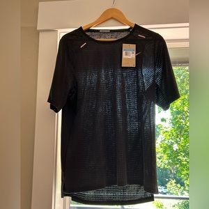 Nike Men’s  Running Shirt Sz Medium Black 365 Dri Fit Rise Reflective CJ5420 010